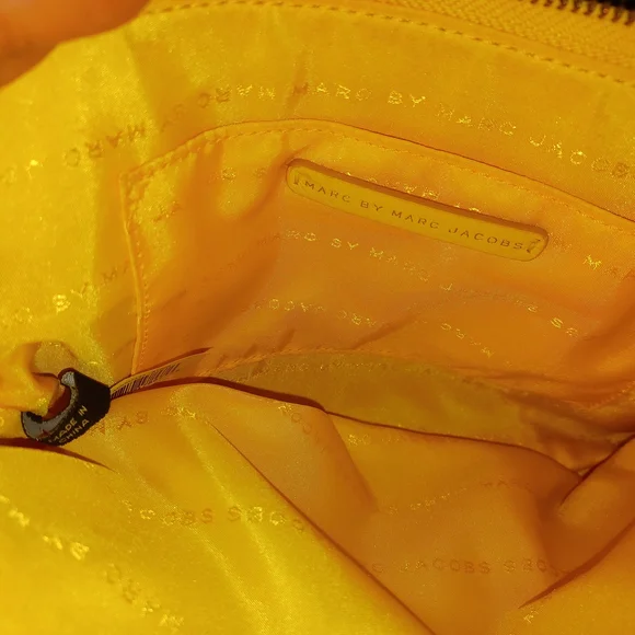 Marc by Marc Jacobs Sophisticato Dani leather crossbody bag in yellow and tan.  - Picture 4 of 5